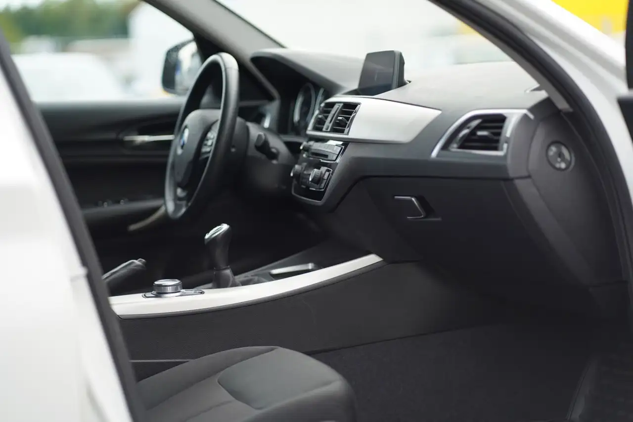 BMW 116 Citadine 5 portes — photo 5 sur 25
