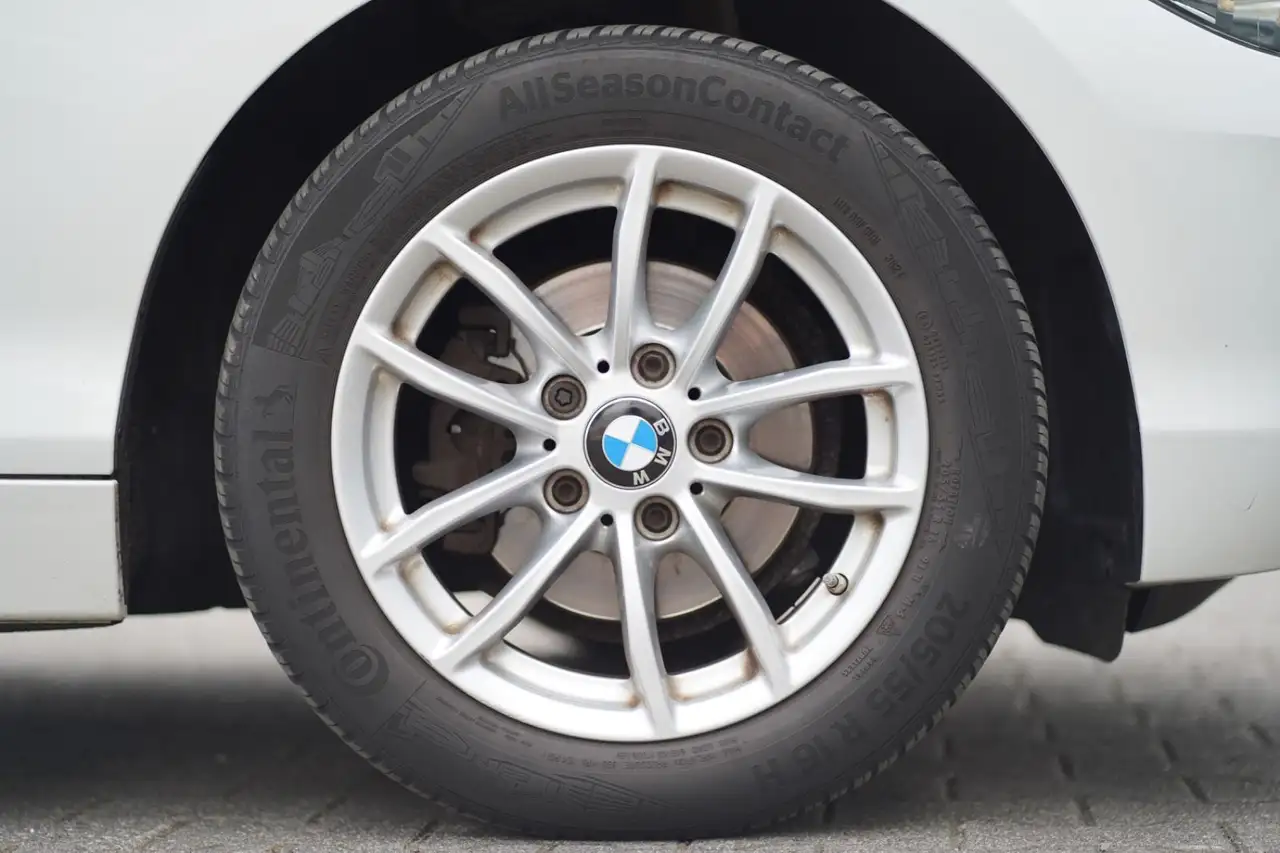 BMW 116 Citadine 5 portes — photo 15 sur 25