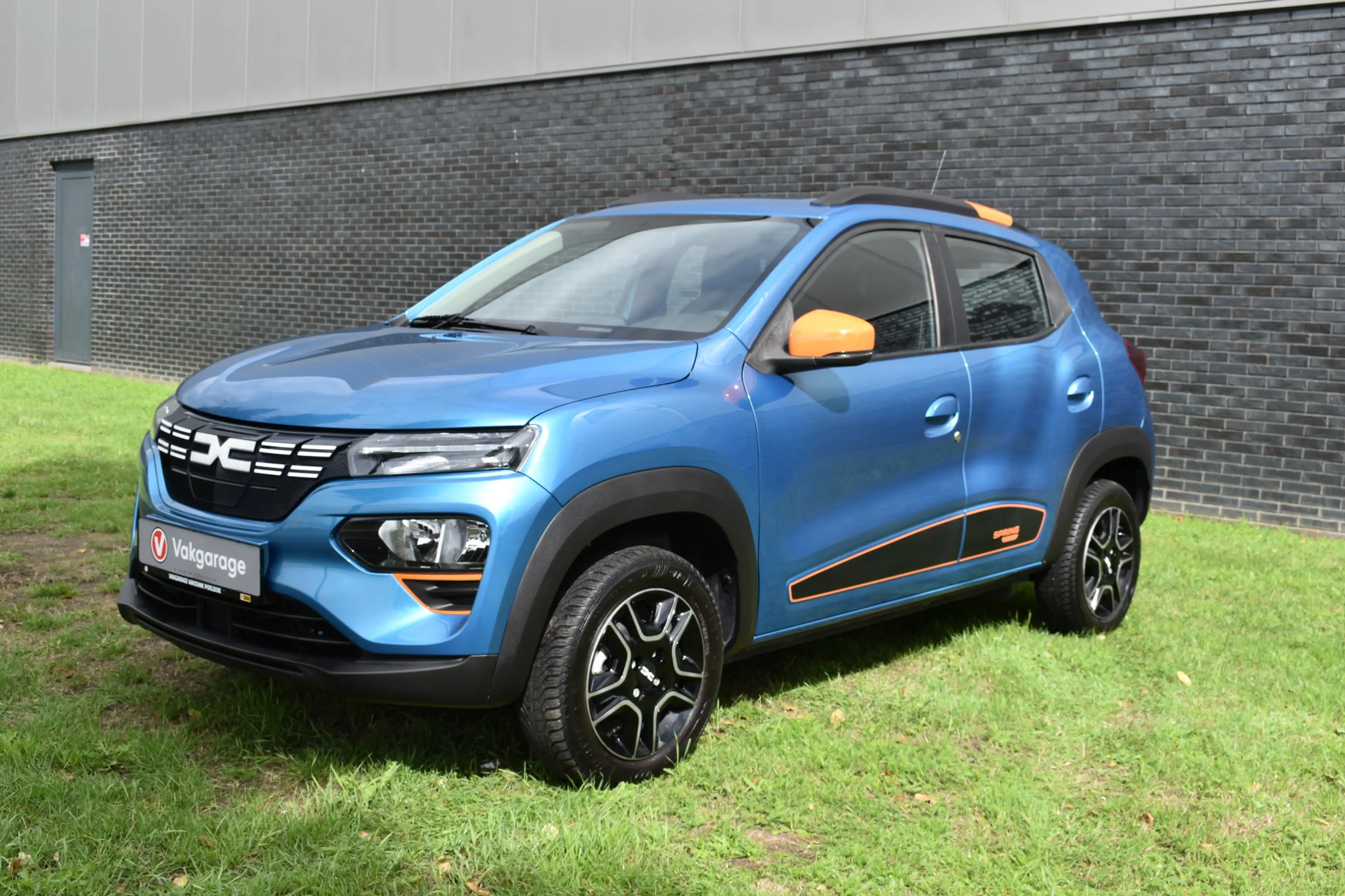 Dacia Spring Essential 27 kWh vol electric — photo 2