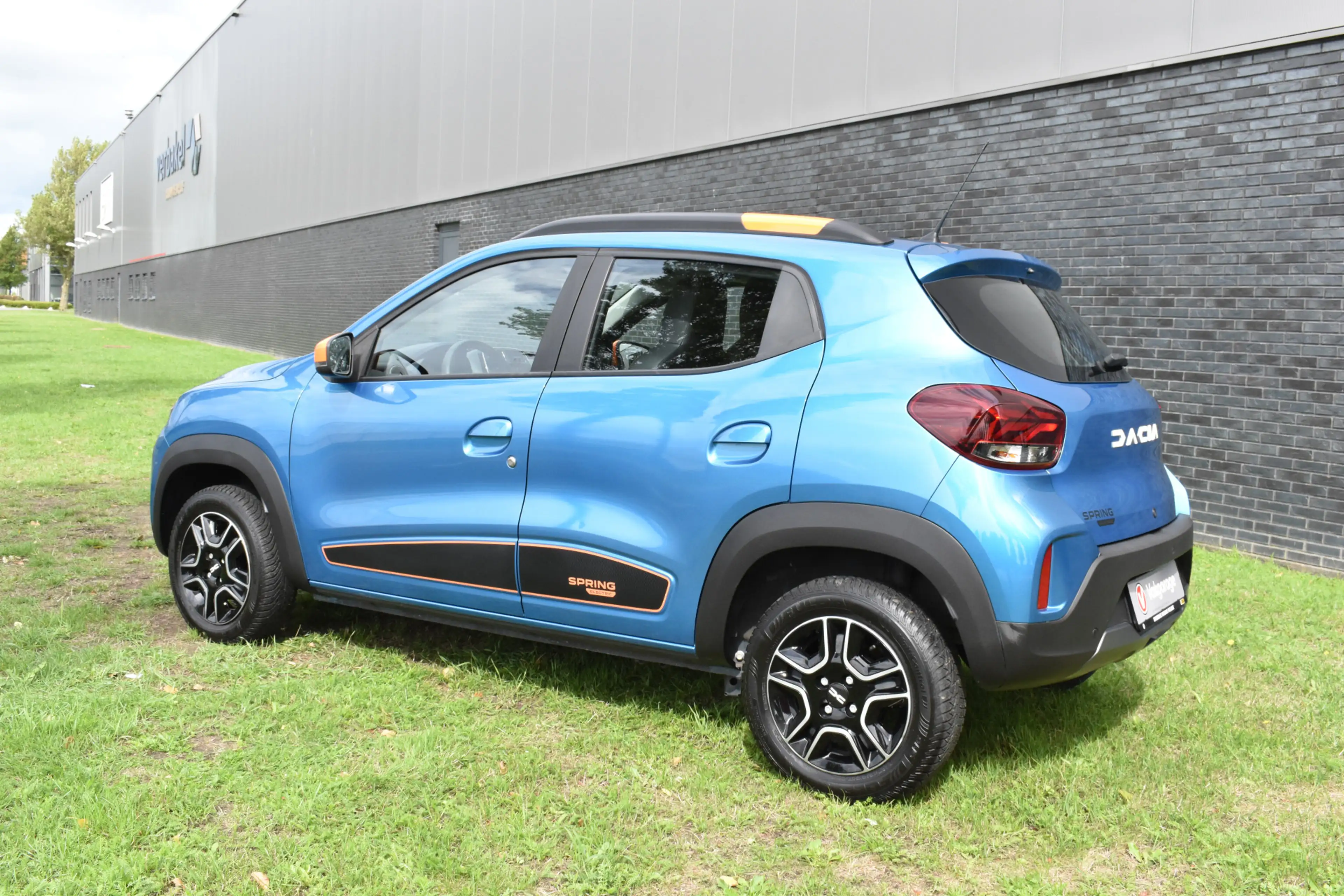 Dacia Spring Essential 27 kWh vol electric — photo 4