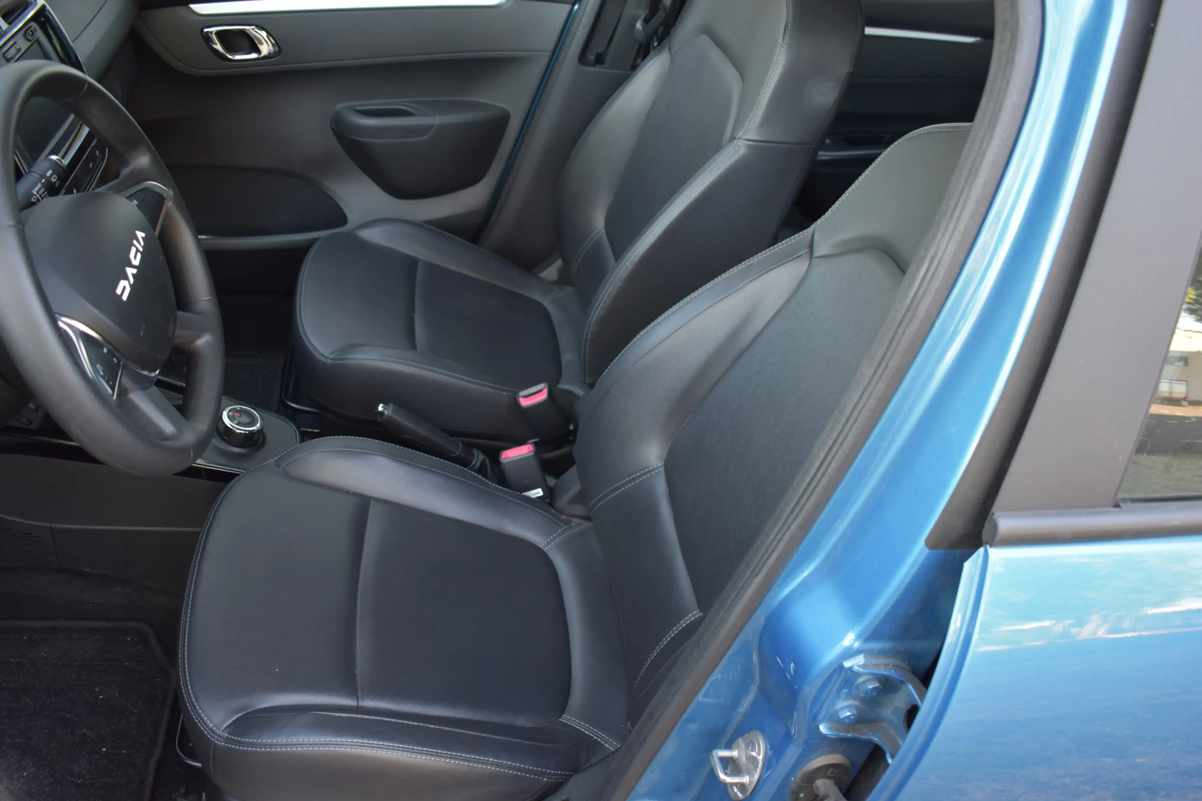 Dacia Spring Essential 27 kWh vol electric — photo 7