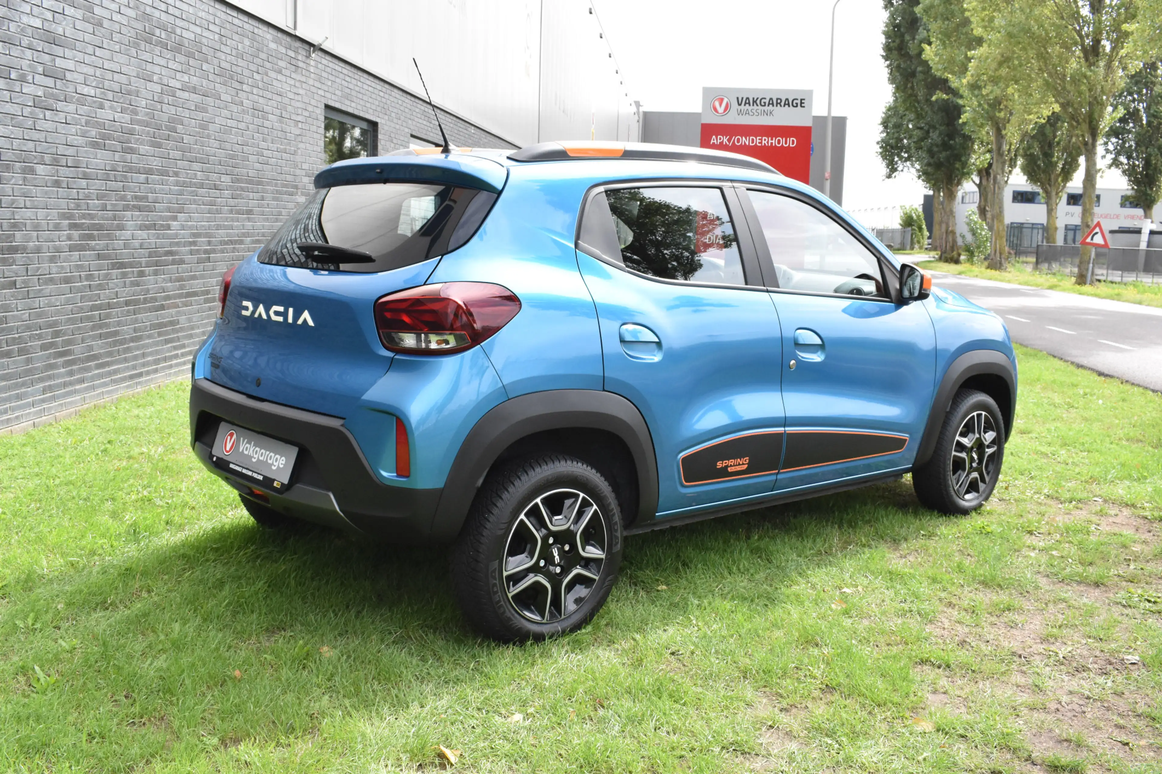 Dacia Spring Essential 27 kWh vol electric — photo 10