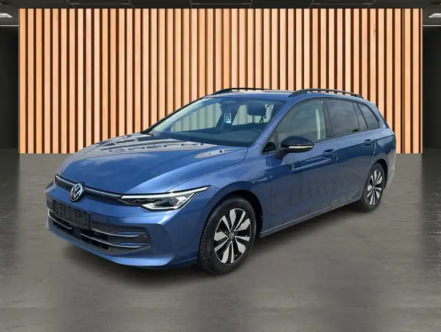 Volkswagen Golf view 2