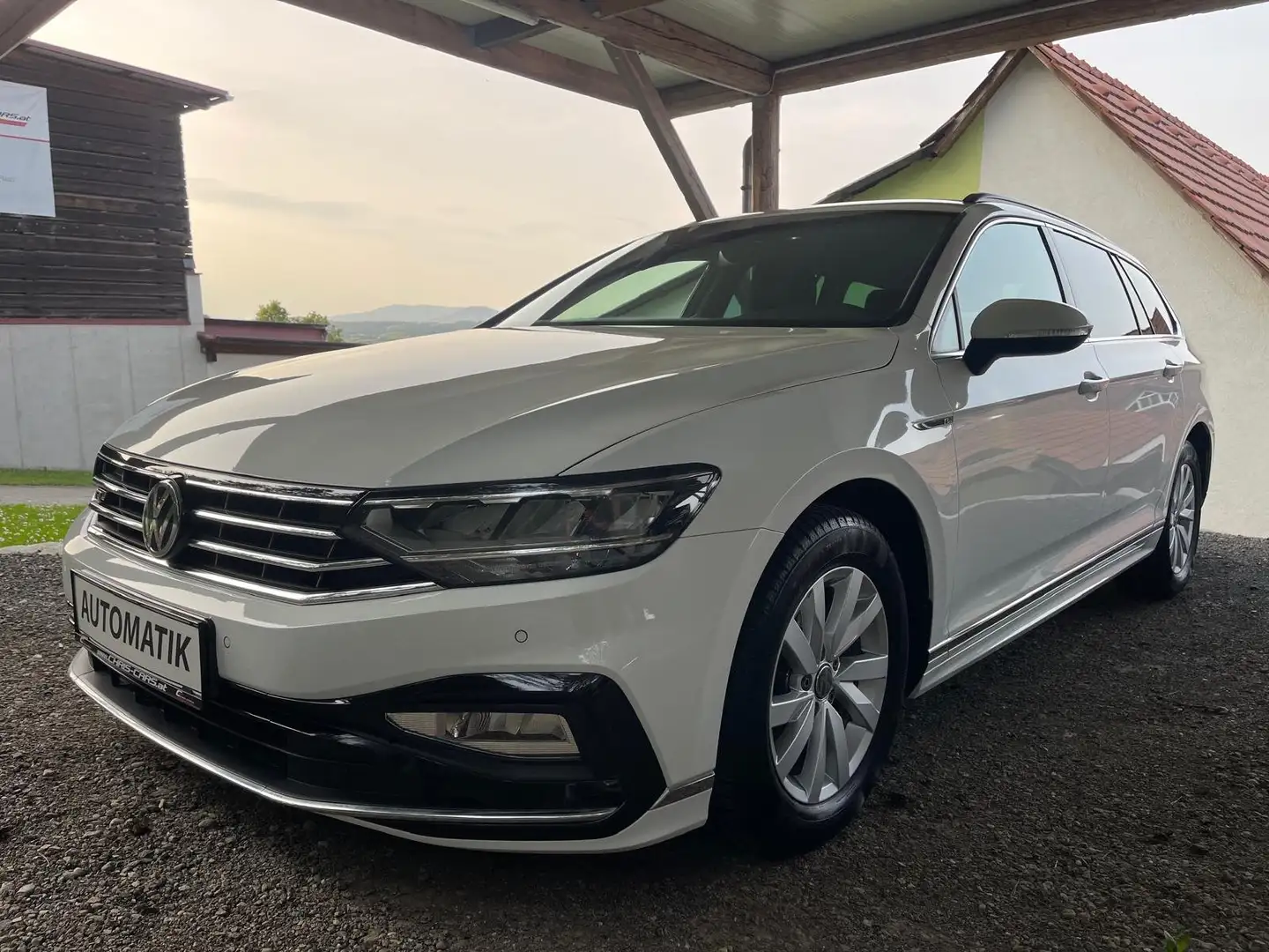 Volkswagen Passat Variant Business 2,0 TDI DSG**R-LINE*LED*RFK*AHK*ACC*TOP** Weiß - 2