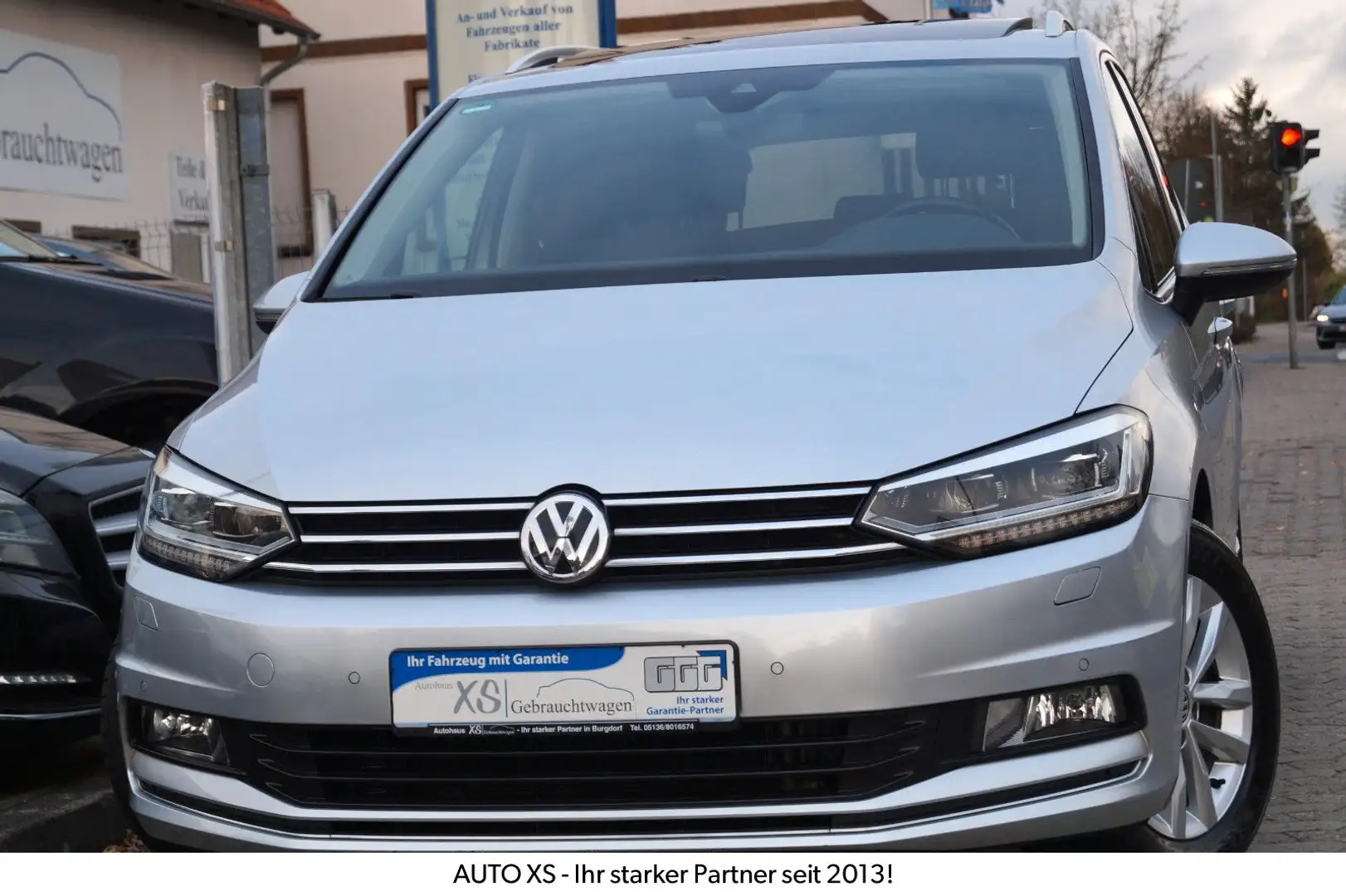 Volkswagen Touran 2.0TDI DSG Highline BMT aus 2.Hand 7-Sitz Silber - 1