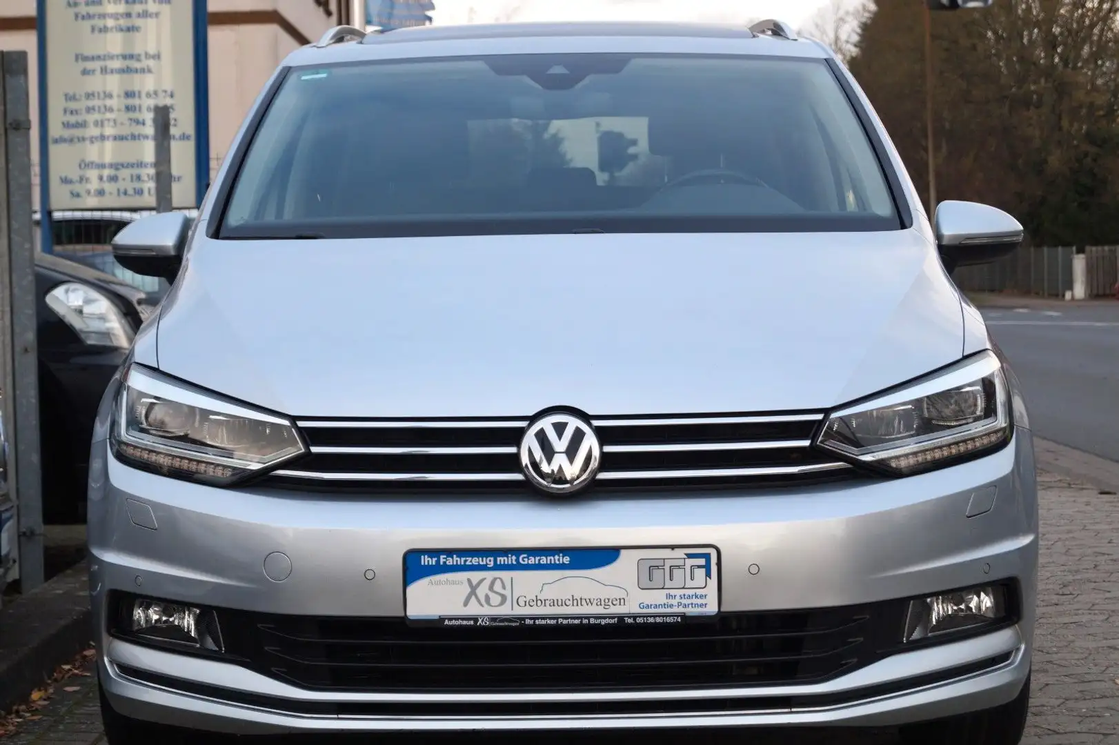 Volkswagen Touran 2.0TDI DSG Highline BMT aus 2.Hand 7-Sitz Silber - 2