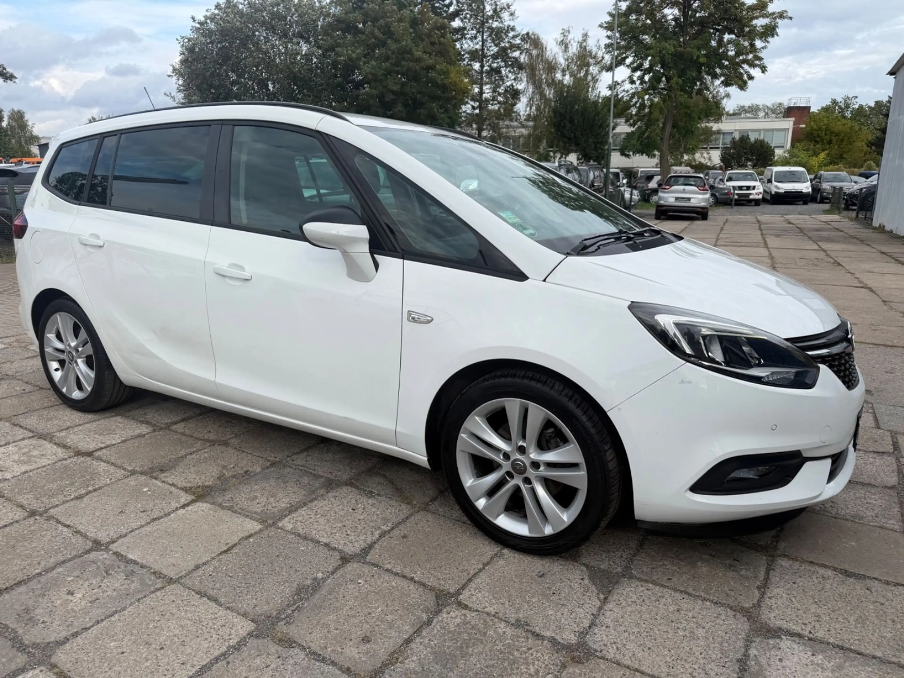Opel Zafira C Edition*1.BESITZ*SCHECKHEFT*7 SITZE — photo 6