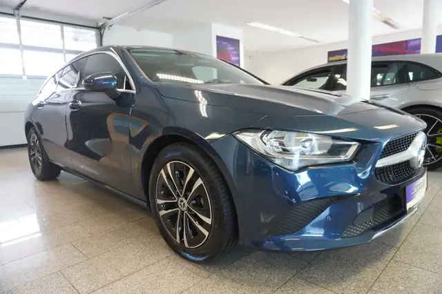 Mercedes-Benz Cla view 3