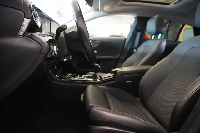 Mercedes-Benz Cla view 8
