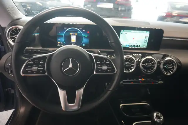 Mercedes-Benz Cla view 12
