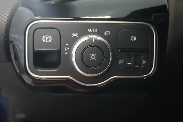 Mercedes-Benz Cla view 15