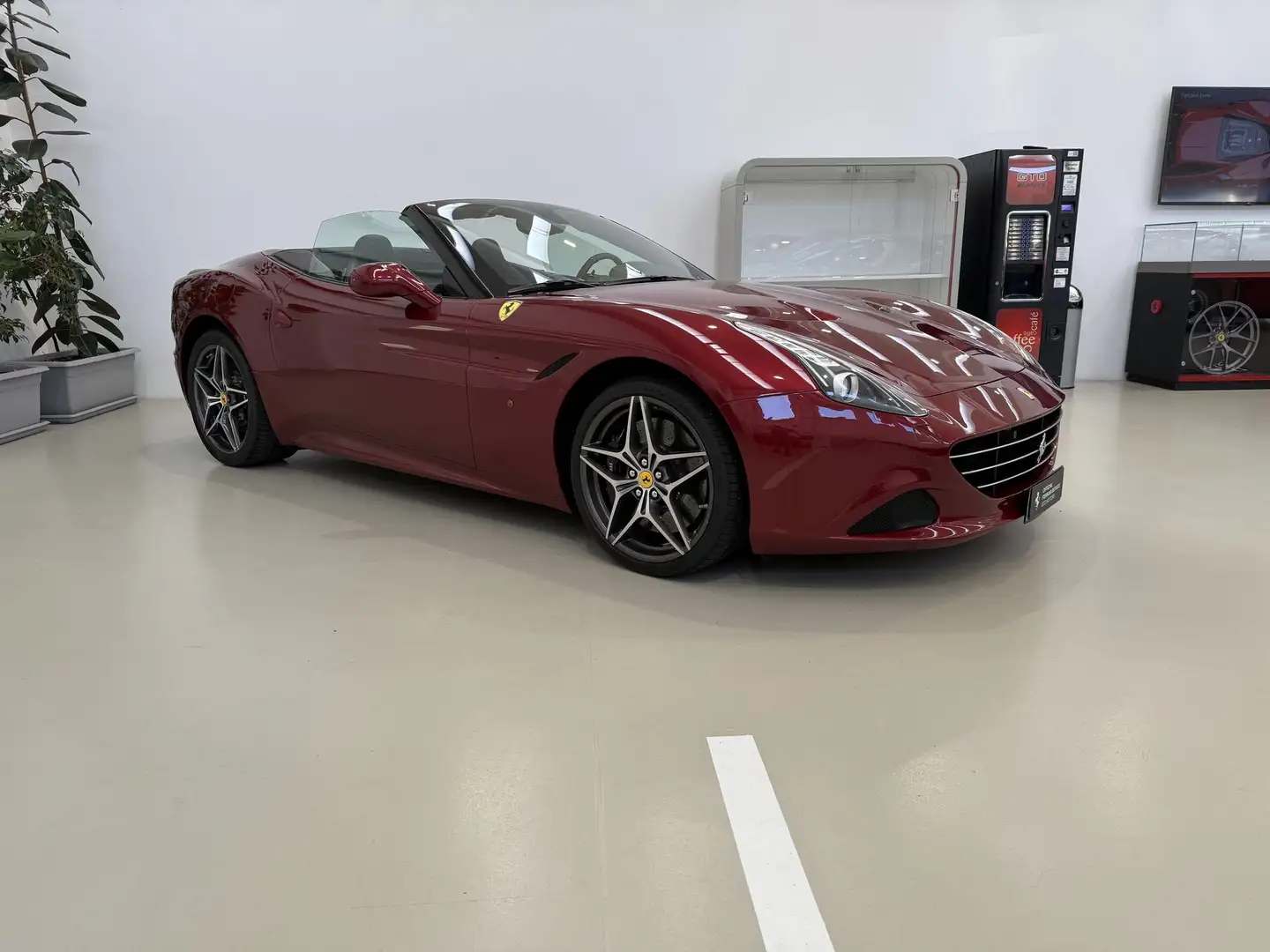 Ferrari California T DCT - Rosso California - Interno Carbonio - Mag Roşu - 2