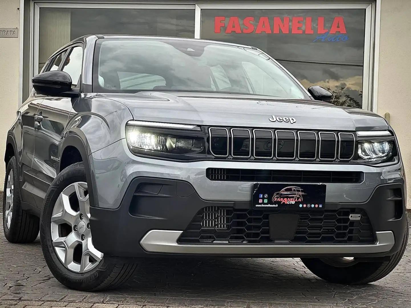 Jeep Avenger 1.2 turbo Altitude - NO VINCOLI DI FINANZIAMENTO Grigio - 1