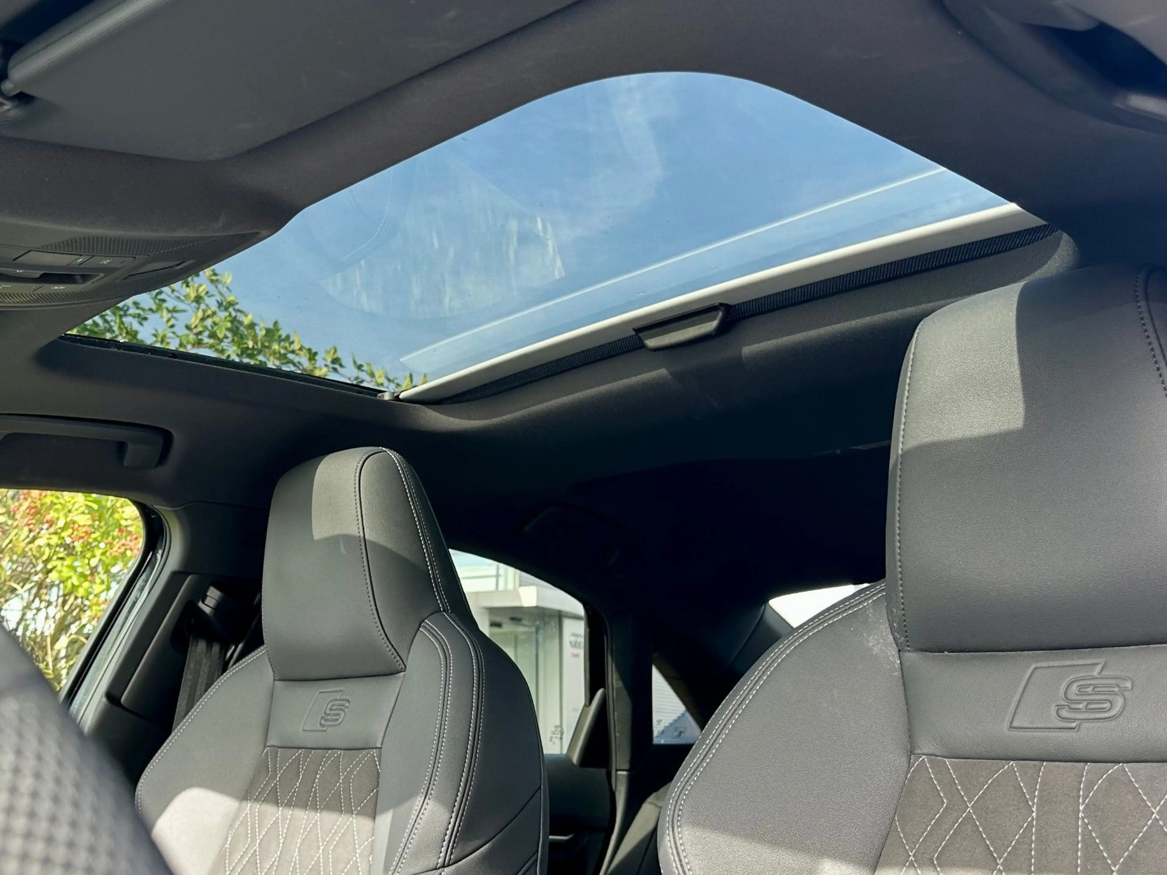 Audi S3 Limousine qu. BLACK PANO AKRAPOVIC HuD KAMERA — photo 12