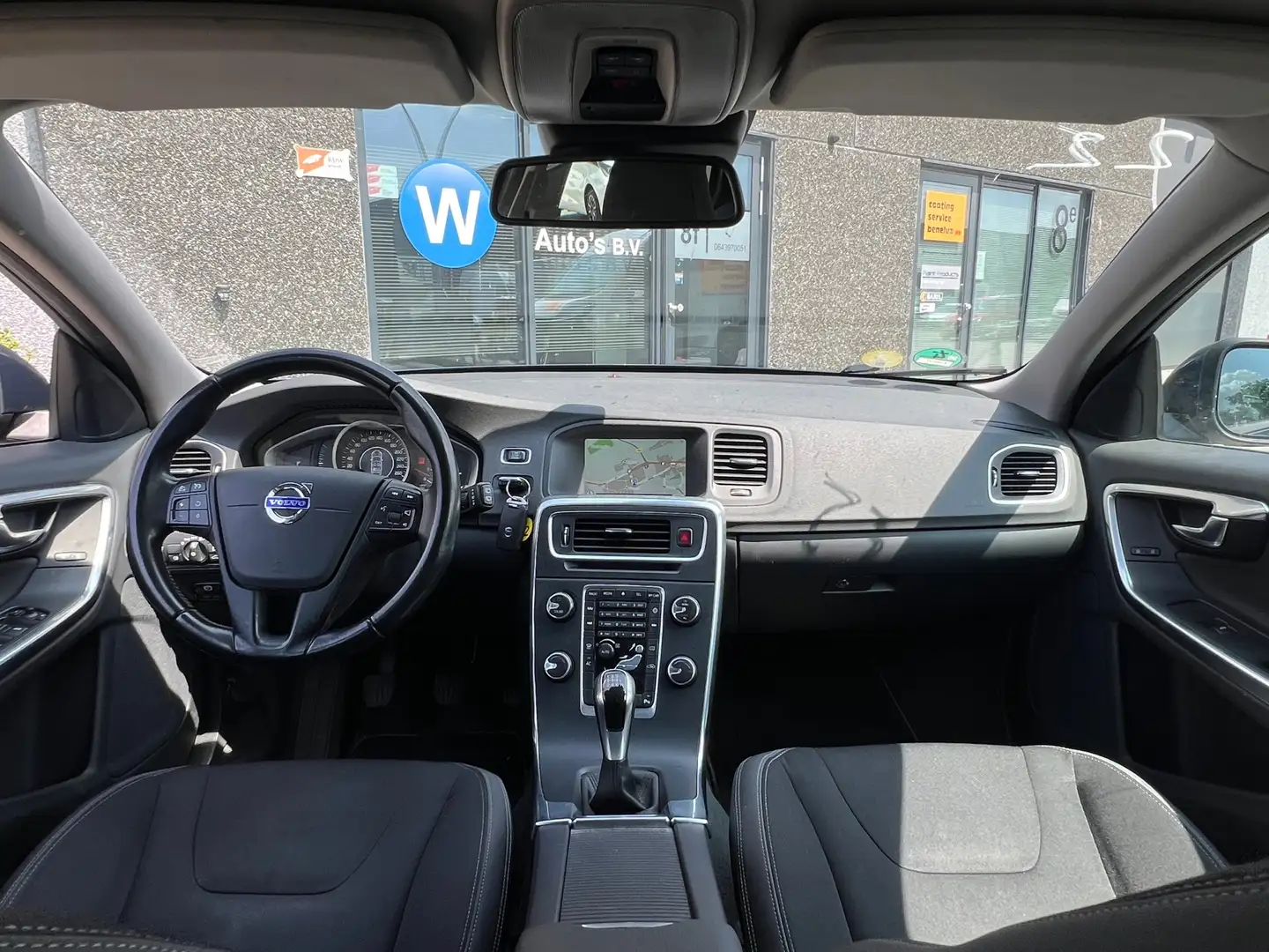 Volvo V60 2.0 D4 Kinetic Navi! Clima! Cruise! Trekhaak! Pdc! Blauw - 2