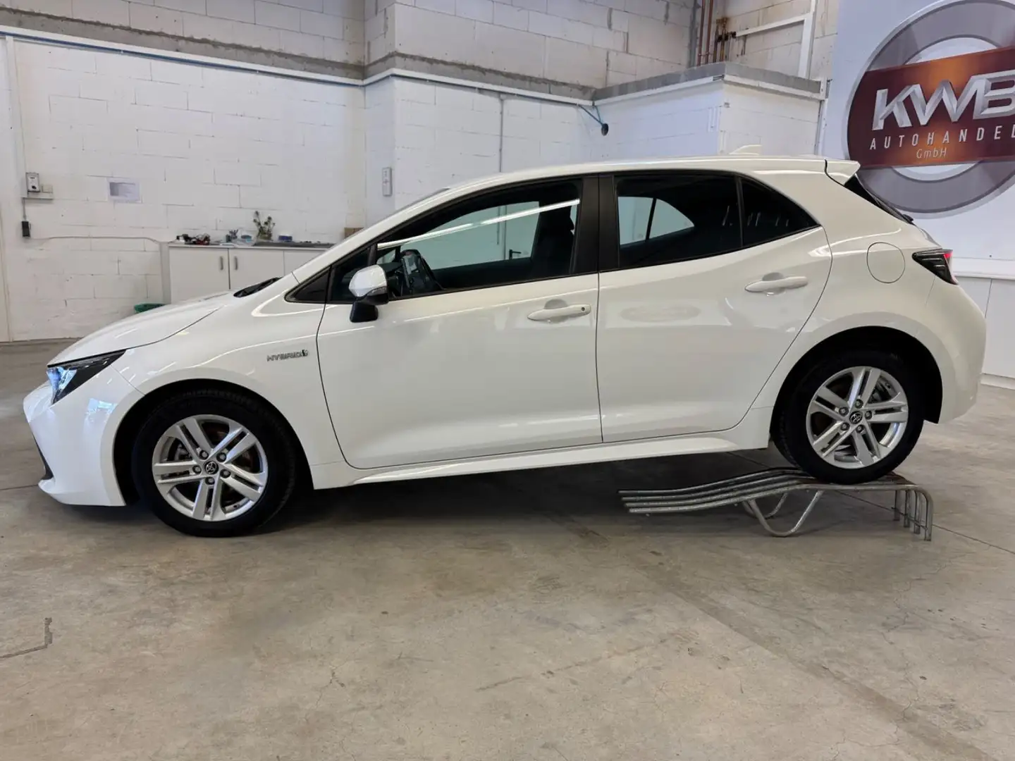 Toyota Corolla 1.8 Hybrid Business Edition Navi Kamera Wit - 2