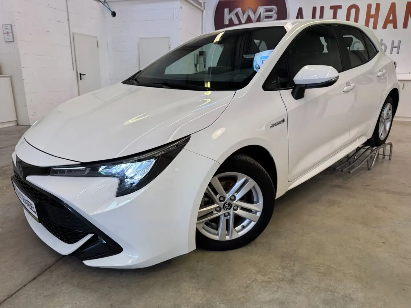 Toyota Corolla 1.8 Hybrid Business Edition Navi Kamera Wit - 1