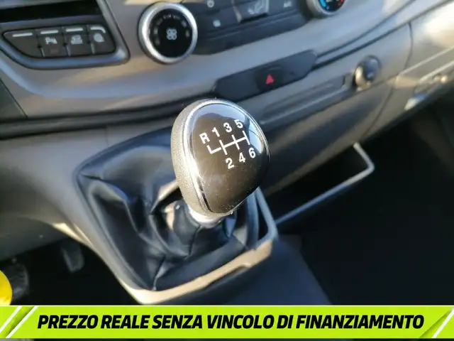 Ford Transit view 12