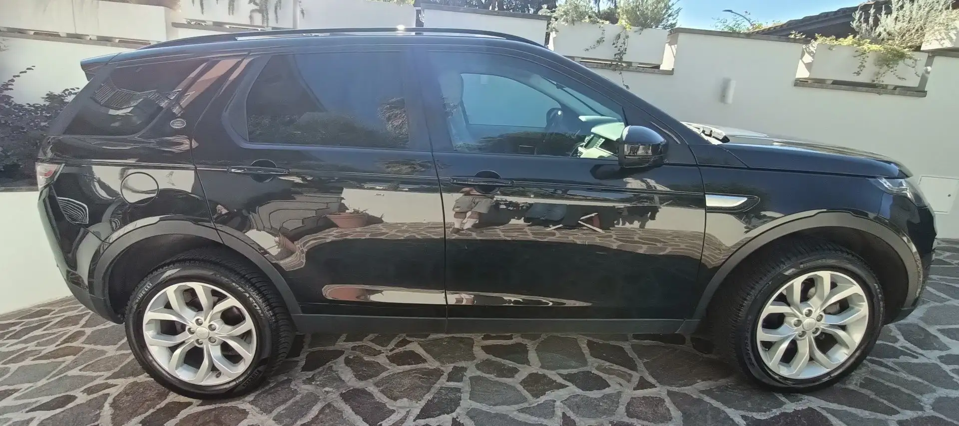 Land Rover Discovery Sport Discovery Sport 2.0 td4 HSE Luxury awd 150cv Černá - 2