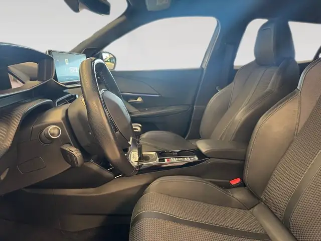 Peugeot 2008 view 7