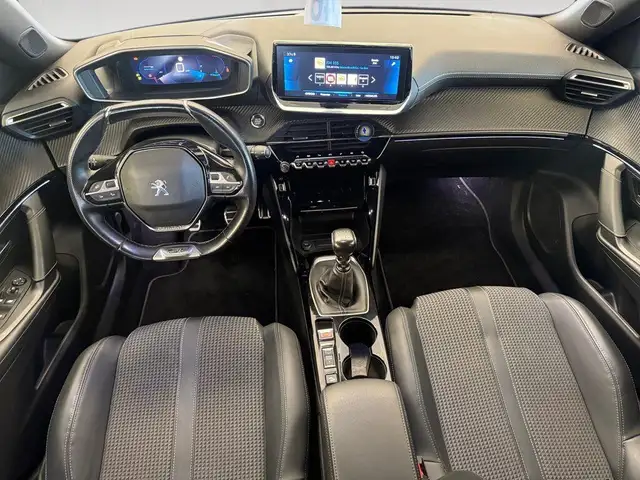 Peugeot 2008 view 6