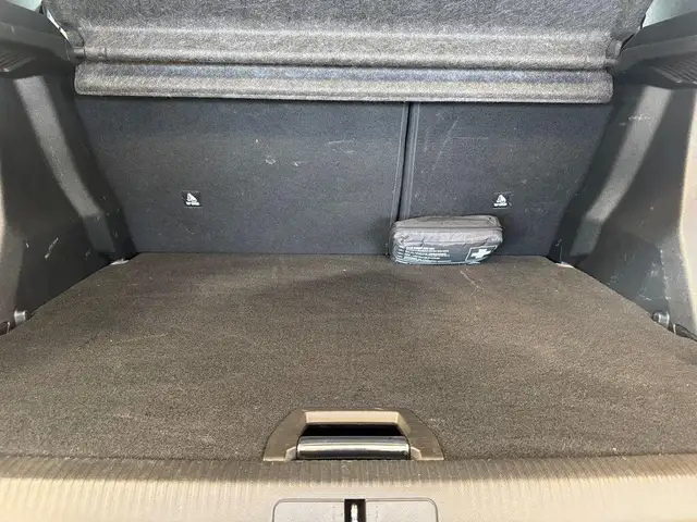 Peugeot 2008 view 9