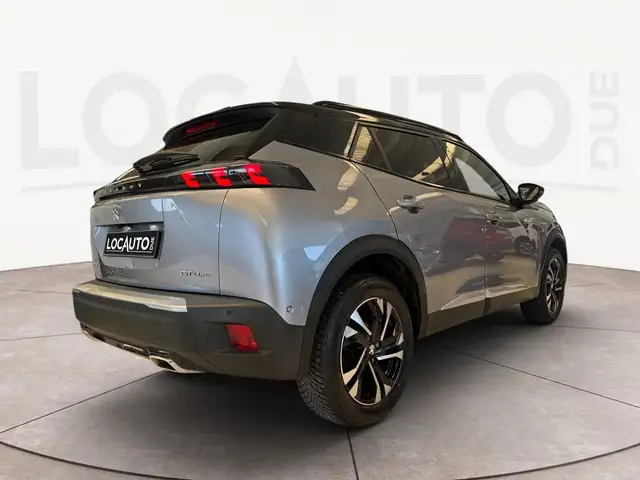 Peugeot 2008 view 4