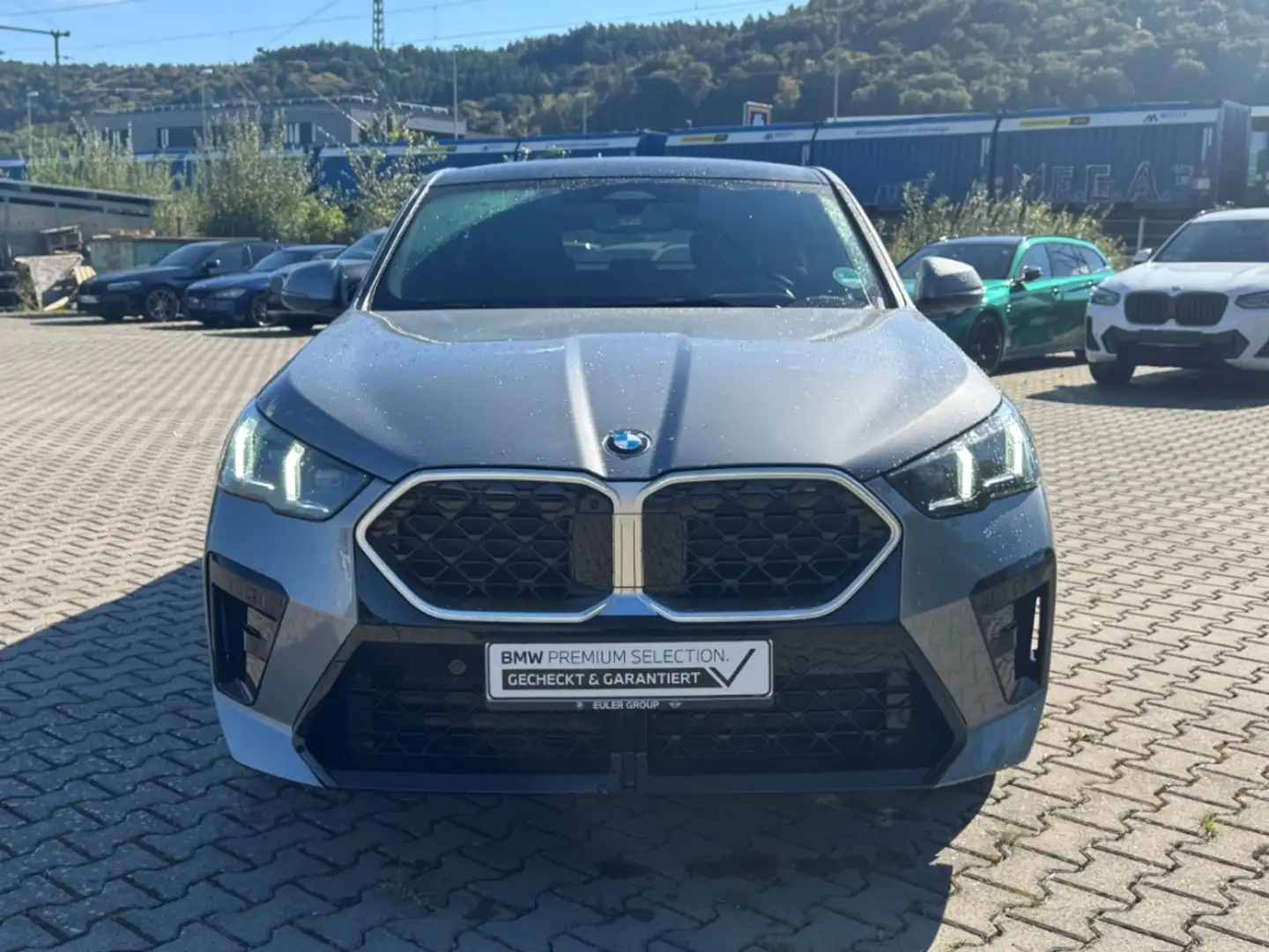 BMW X2 xDrive20d M Sport AHK Pano IconGlow HUD H/K Aktivs Grau - 2