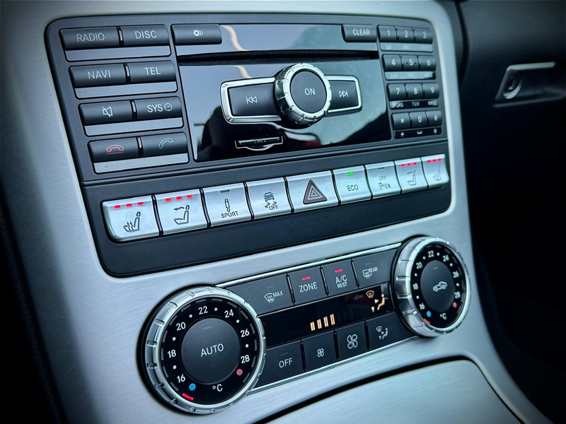 Mercedes-Benz SLK 350 AMG / Harman Kardon / Pano / Airscarf / Keyless go — photo 26
