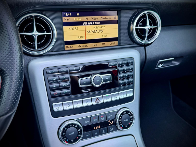 Mercedes-Benz SLK 350 AMG / Harman Kardon / Pano / Airscarf / Keyless go — photo 23