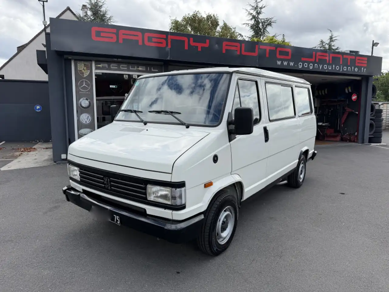 Peugeot J5