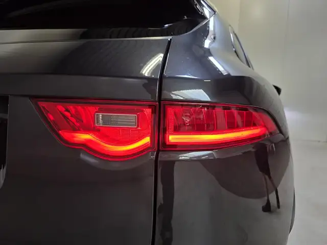 Jaguar F-Pace view 28