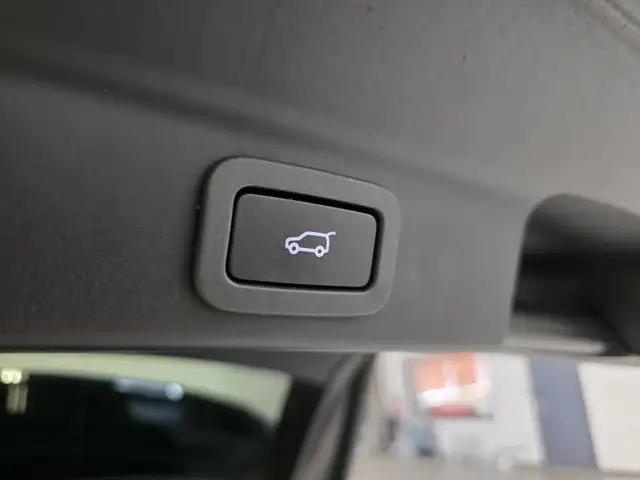 Jaguar F-Pace view 26