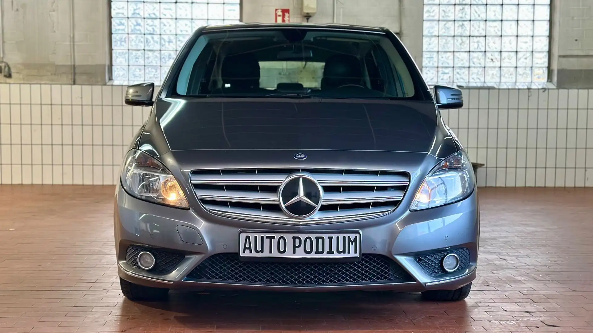Mercedes-Benz B 180 / Tüv Neu/ Service Neu/ Grigio - 2