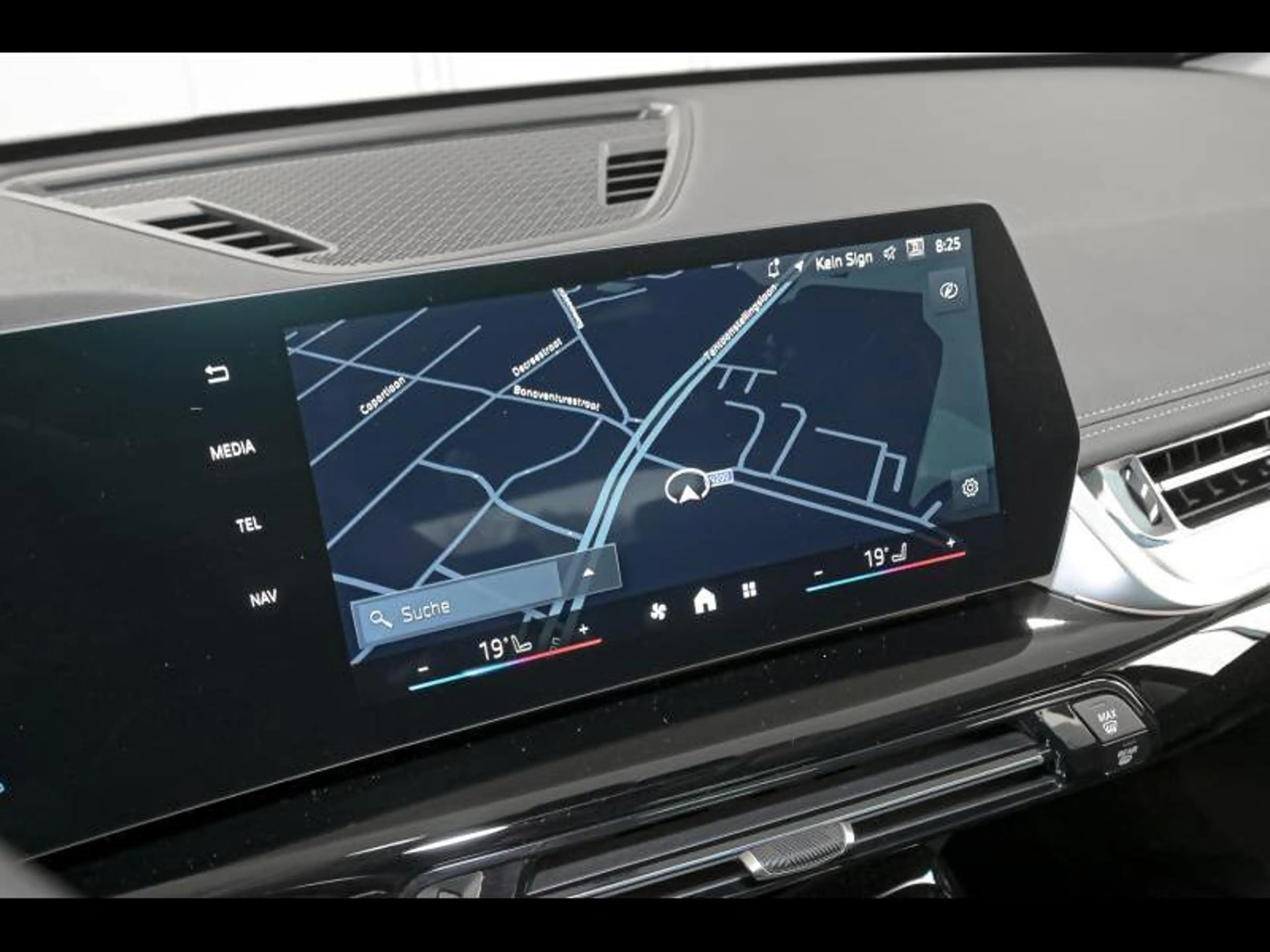 BMW X1 sDrive18i - xLine — photo 14