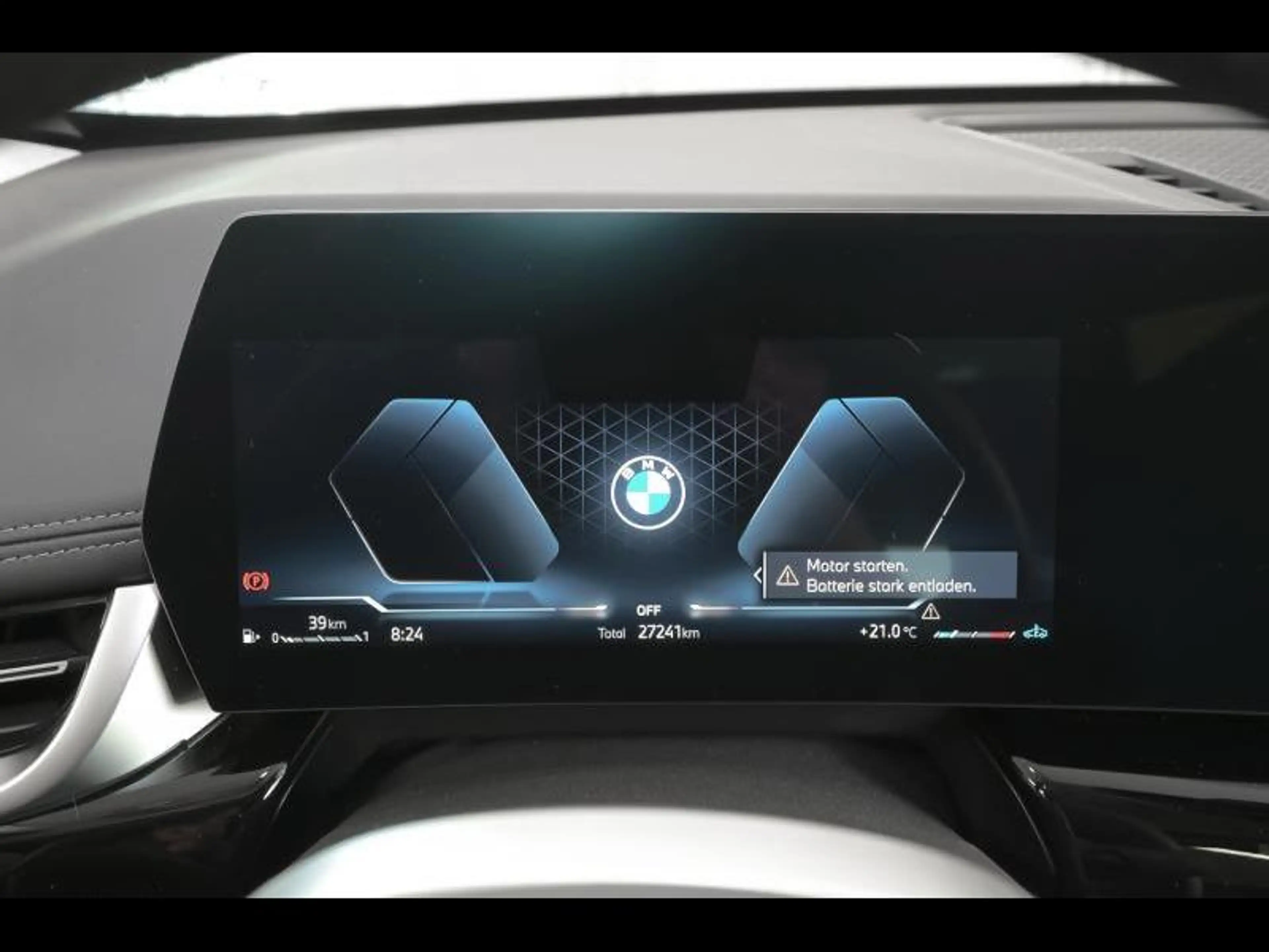 BMW X1 sDrive18i - xLine — photo 10