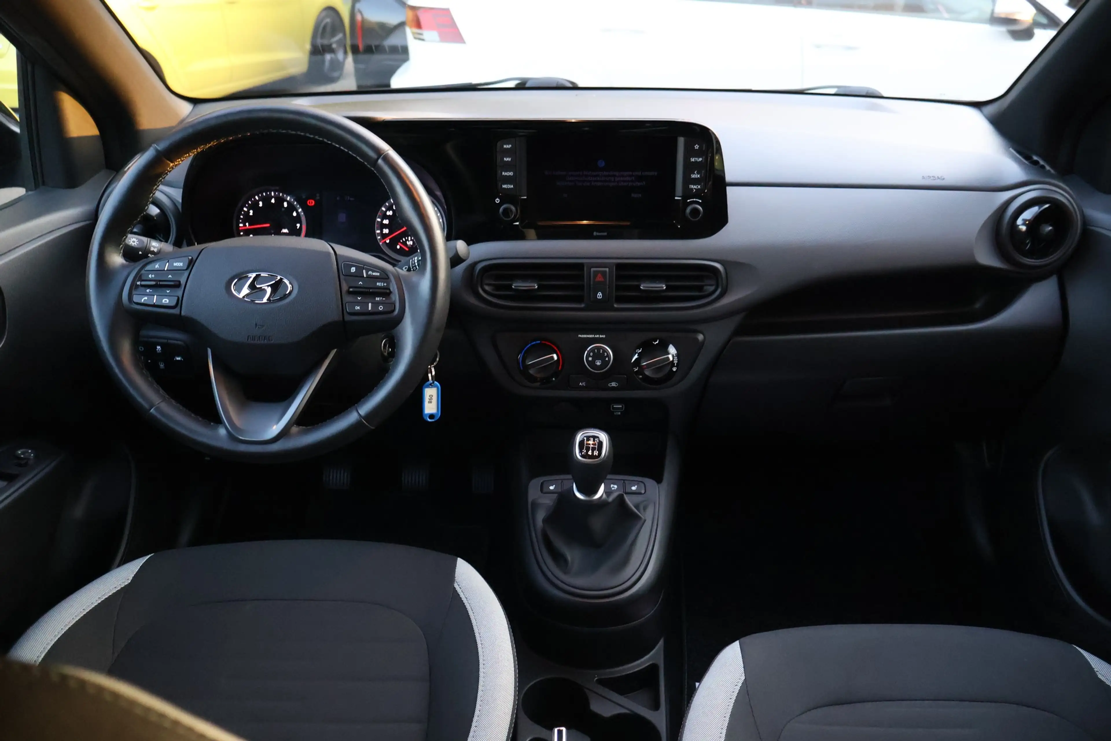 Hyundai i10 1.0 Trend Navi ACC DAB Tempomat Kamera Klima — photo 9