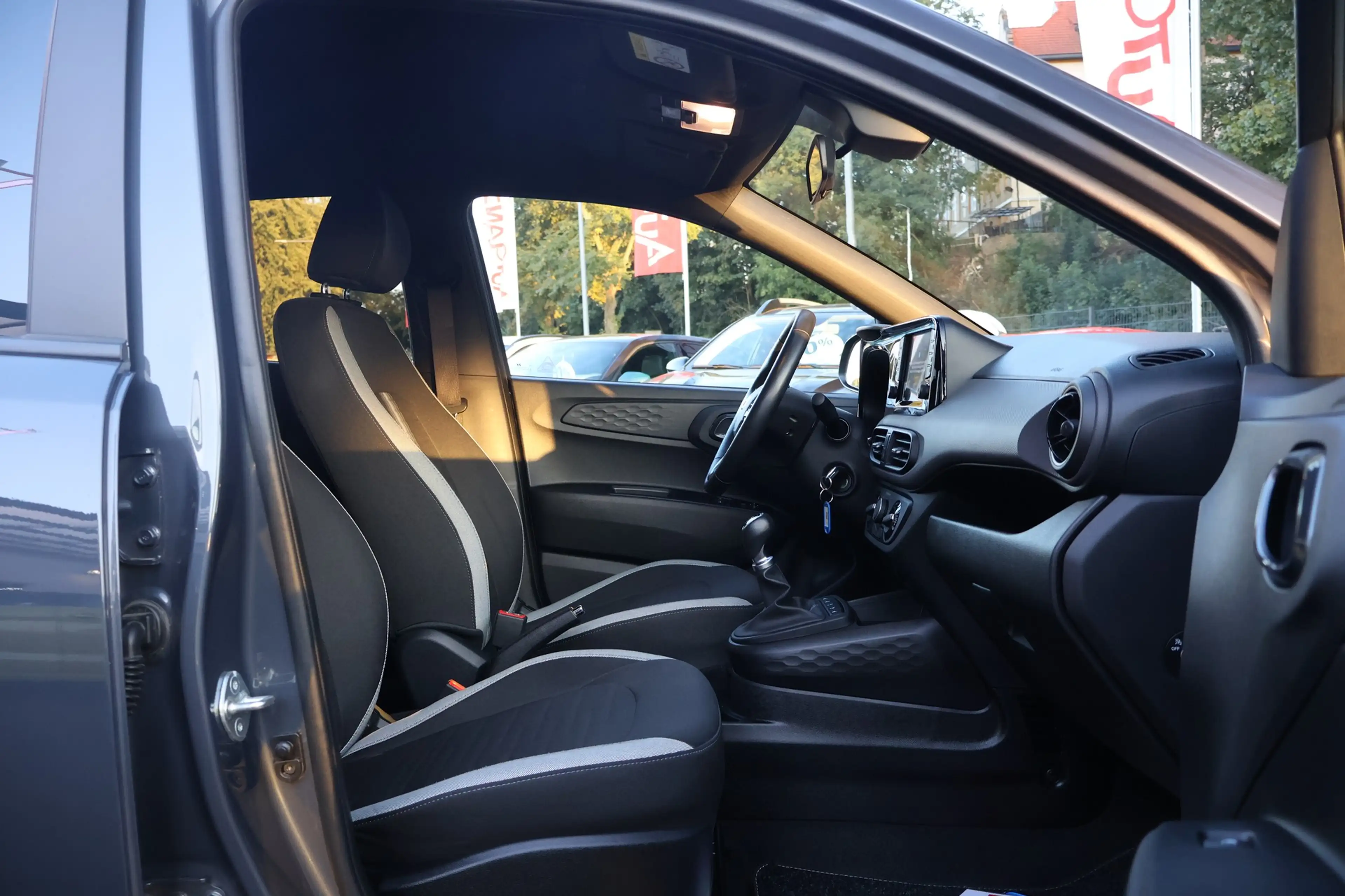 Hyundai i10 1.0 Trend Navi ACC DAB Tempomat Kamera Klima — photo 29