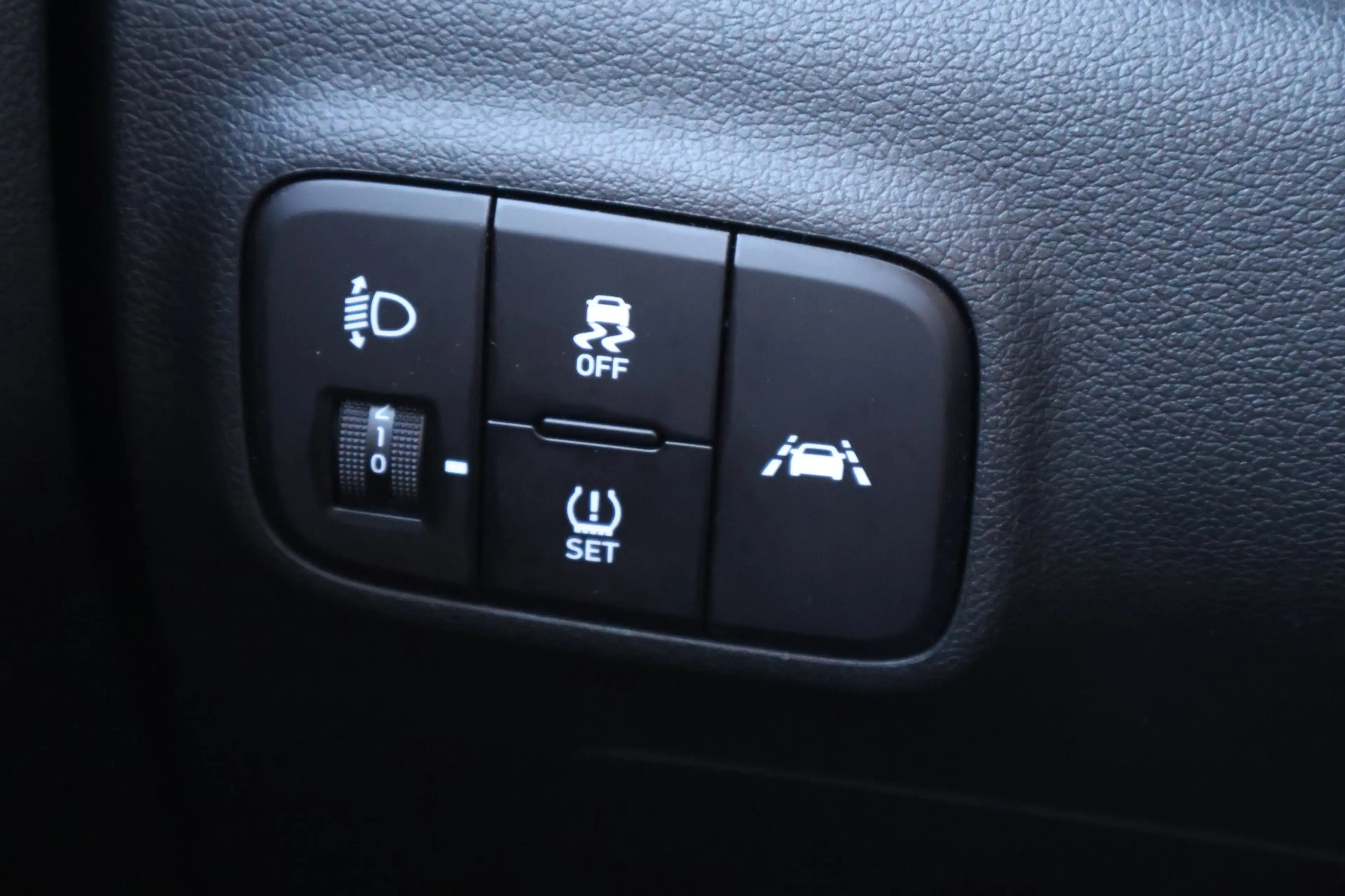 Hyundai i10 1.0 Trend Navi ACC DAB Tempomat Kamera Klima — photo 26