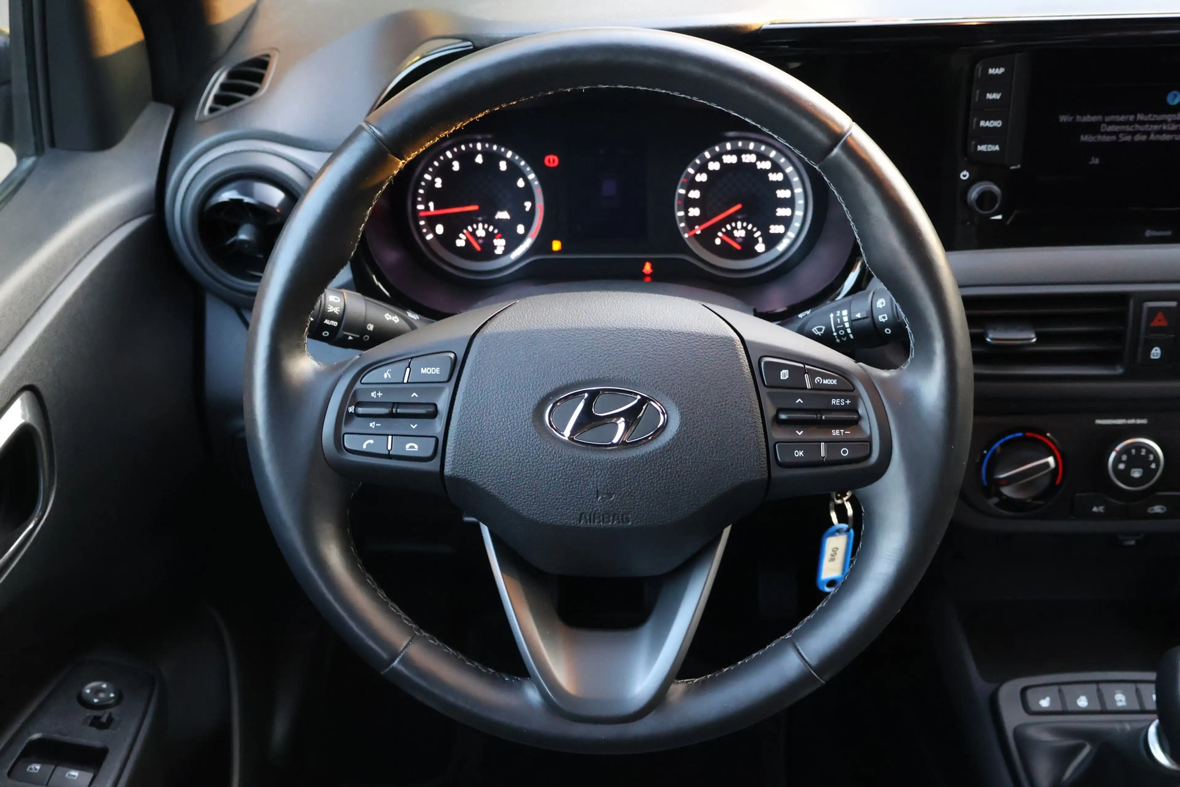 Hyundai i10 1.0 Trend Navi ACC DAB Tempomat Kamera Klima — photo 21