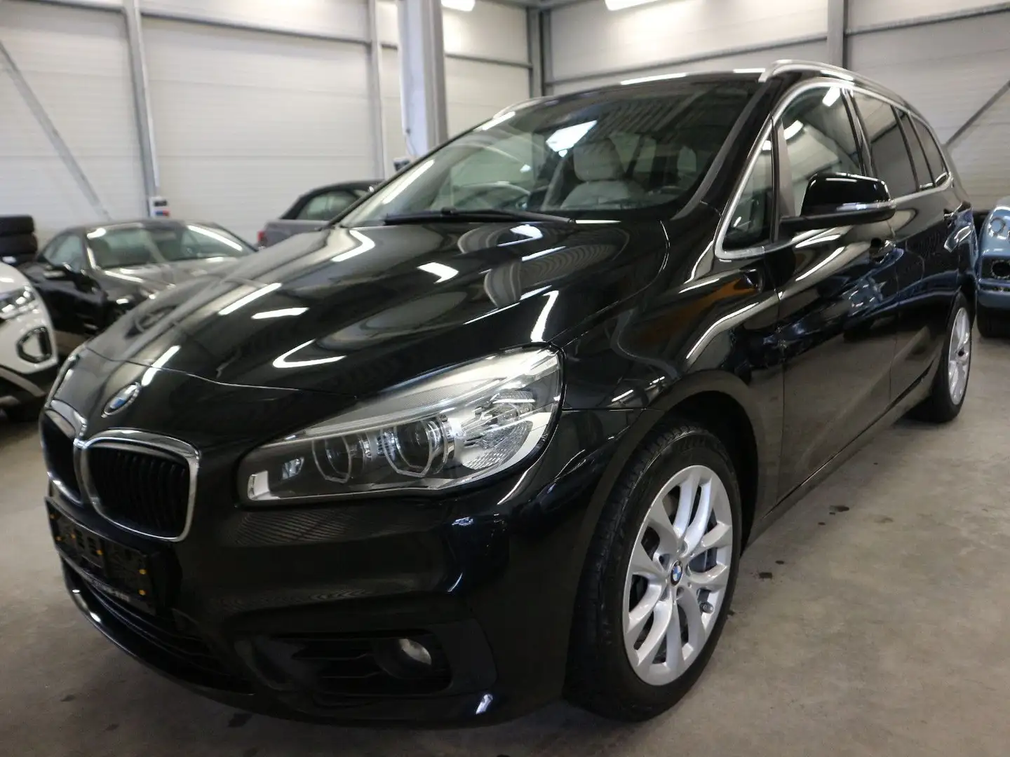 BMW 220 220 d Gran Tourer xDrive Aut HUD Leder Navi Kam Schwarz - 1