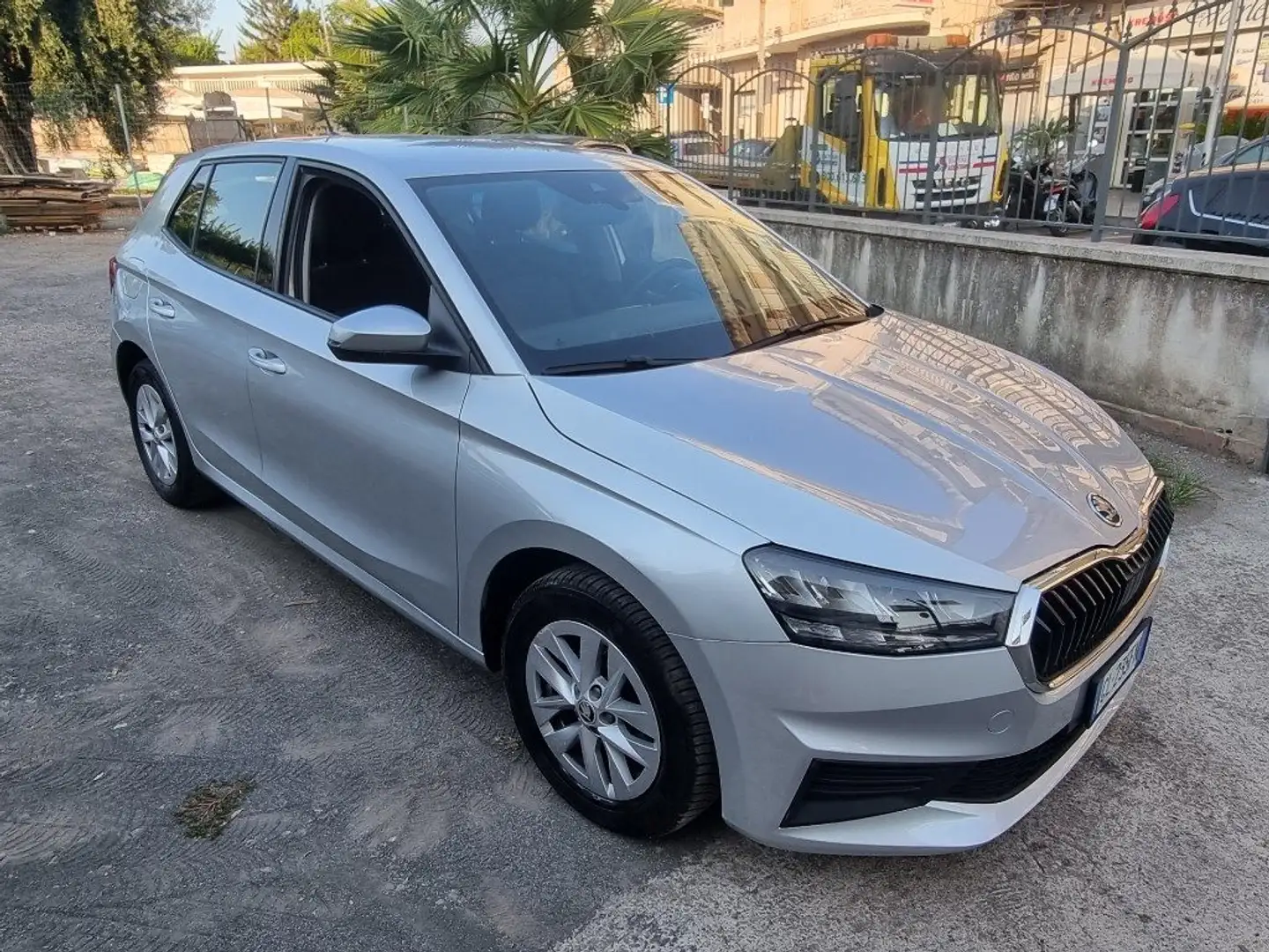 Skoda Fabia 1.0 MPI 65 CV Ambition Argent - 2