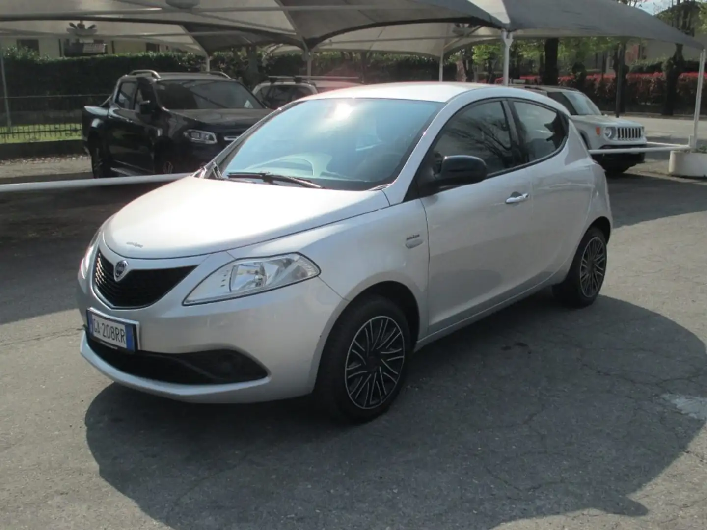 Lancia Ypsilon 1.2 69 CV 5 porte S&S GOLD Zilver - 1