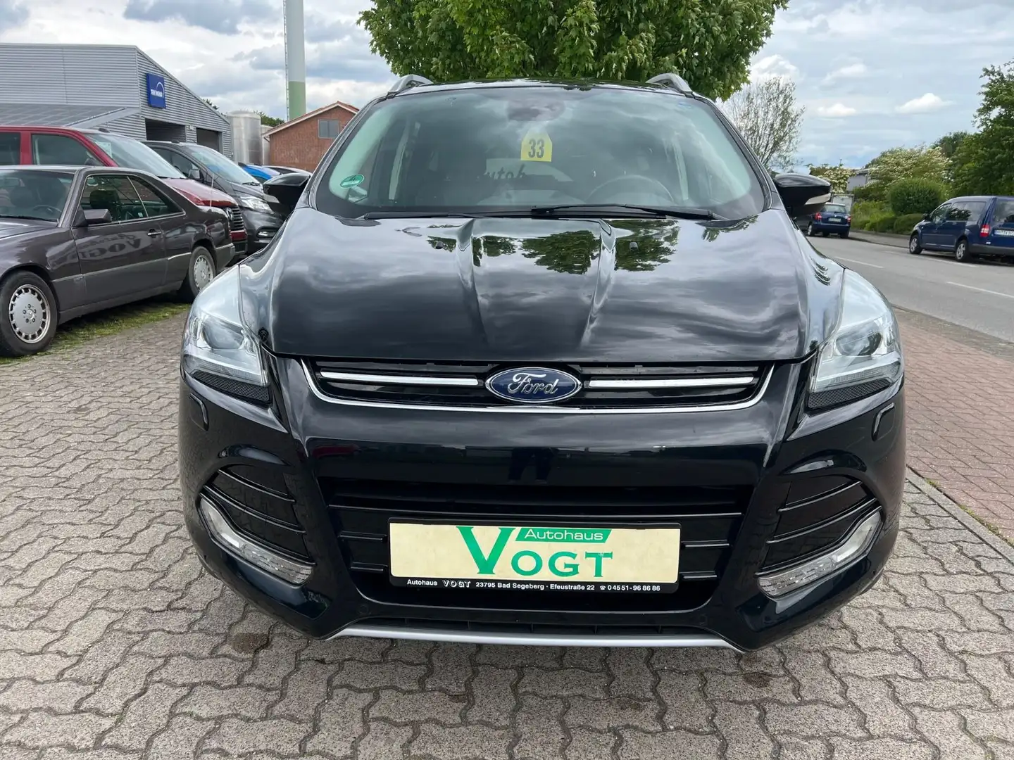Ford Kuga Titanium 1.5 PANO/SHZ/TEMP/PDC Schwarz - 2