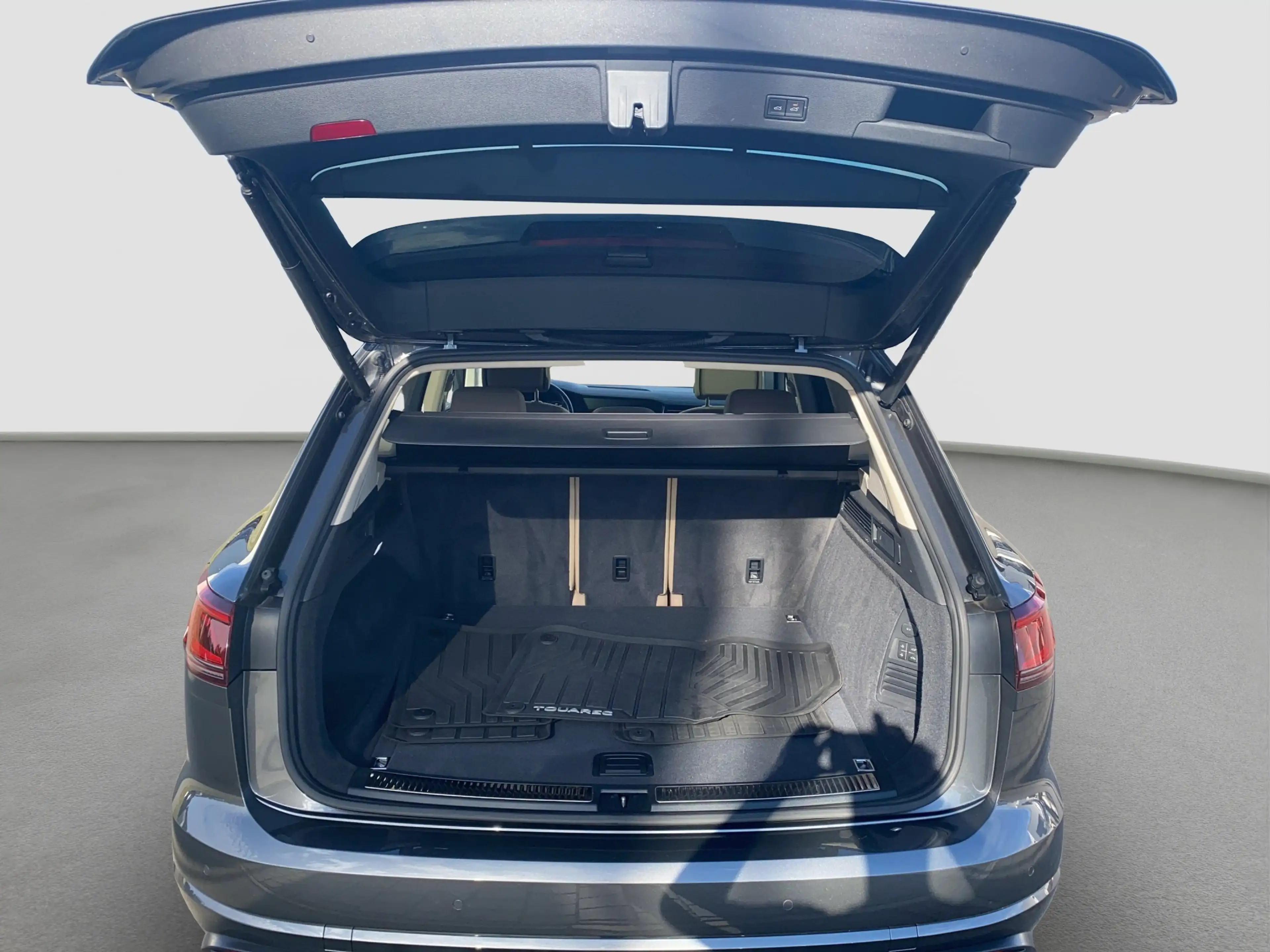 Volkswagen Touareg 3.0 V6 TDI 4Motion W Elegance ACC PanoSD — photo 9