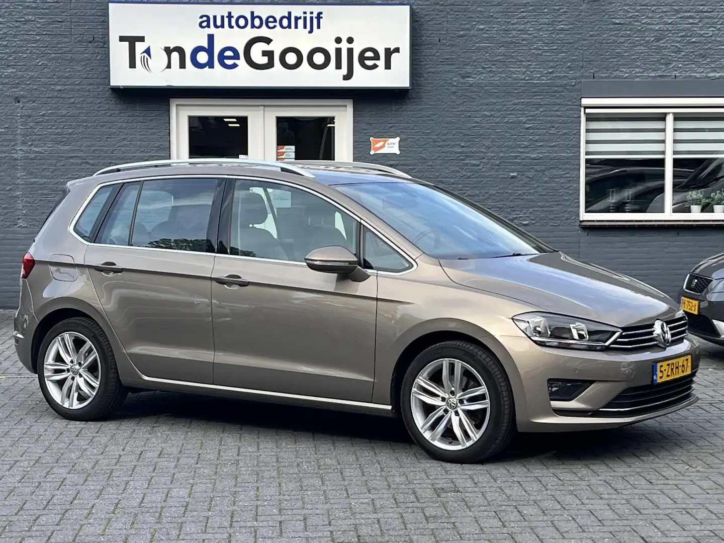 Volkswagen Golf Sportsvan 1.4 TSi DSG Highline | NAV. | TREKHAAK | PDC V+A | Beige - 1