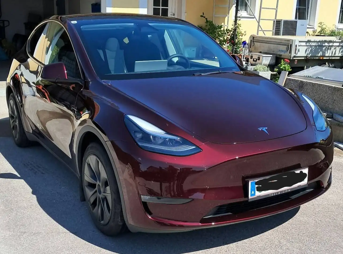 Tesla Model Y Model Y Long Range AWD 75kWh Rot - 2