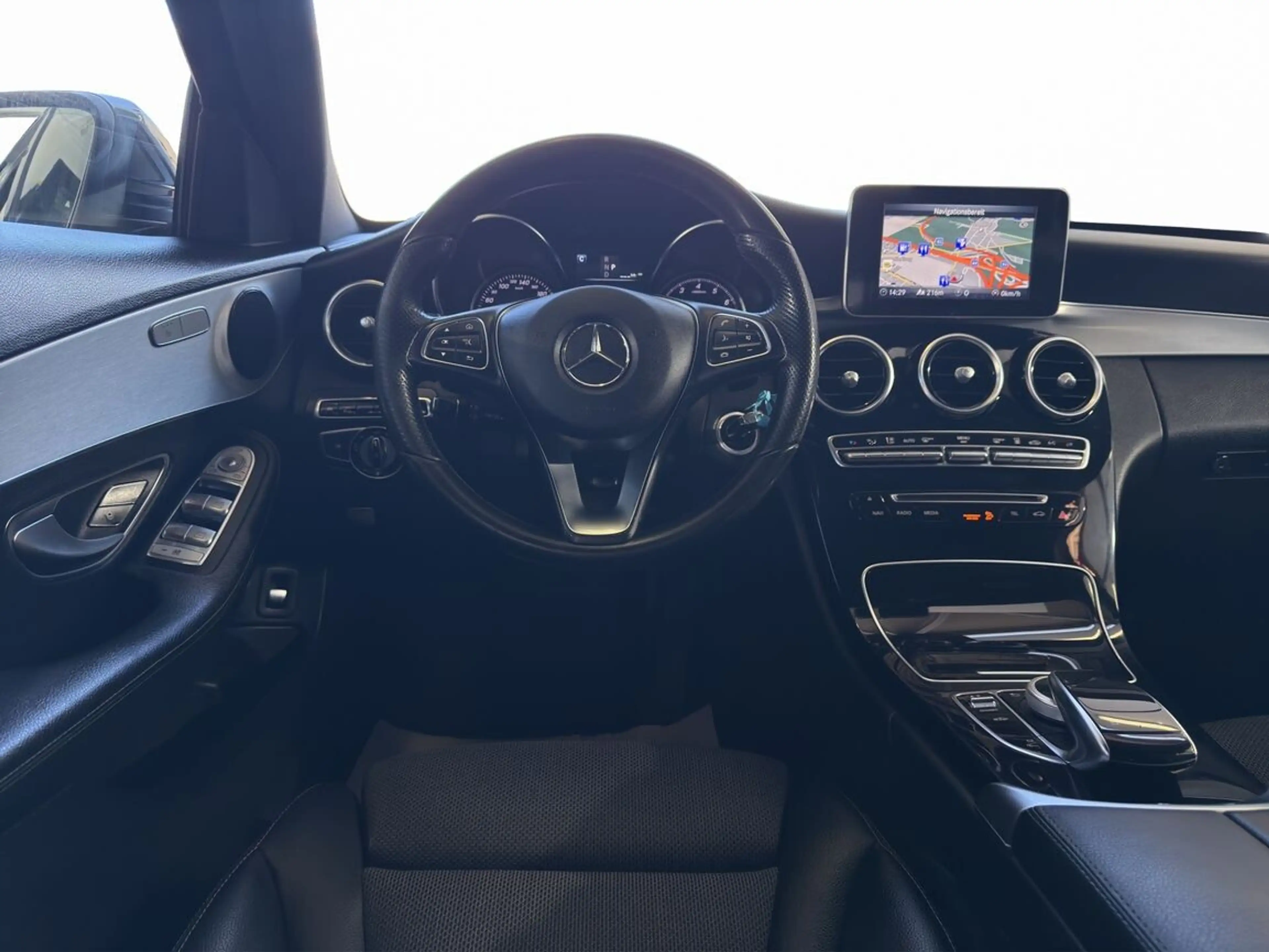 Mercedes-Benz C 350 e T Avantgarde Aut.*KAMERA*NAVI*MOD2017 — photo 7