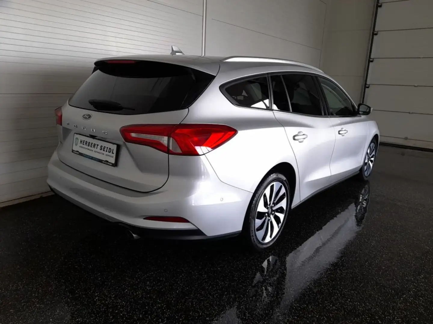 Ford Focus Turnier C&C 1,5 EcoBlue *STANDHZG / VOLL-LED / NAVI / KAMERA / TEMPOMAT / SHZG* Silber - 2