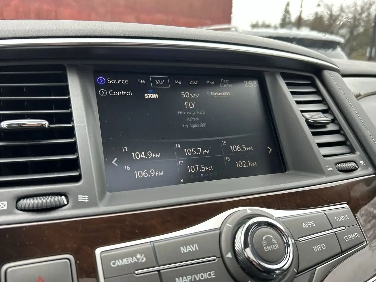 Infiniti QX80 снимка Infiniti QX80